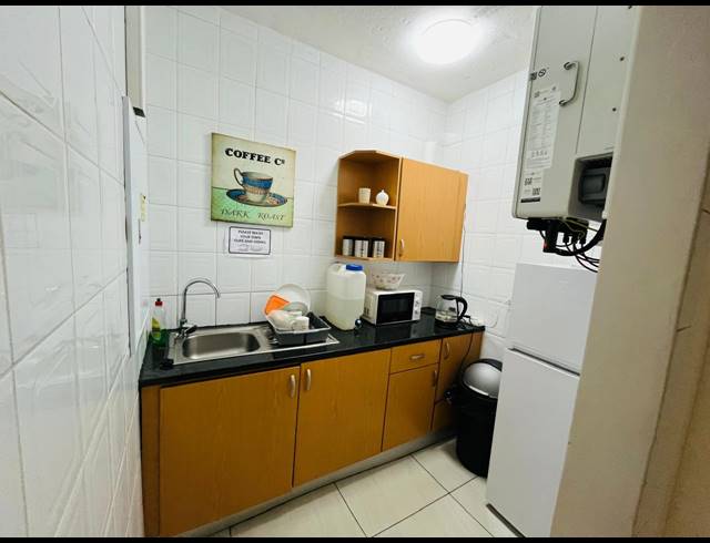 450M² OFFICE FOR SALE IN HALFWAY HOUSE
